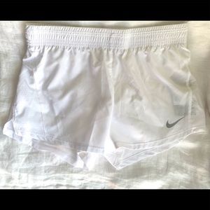 NIKE NEW NWT S DRI-FIT WOMENS RUNNING SHORTS WHITE LINED STANDARD FIT SMALL